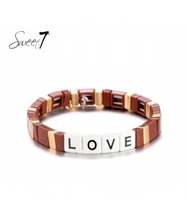 Bruine armband met de letters love