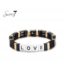 Zwarte armband met de letters love