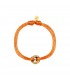 Armband met oranje satijnen koord en goudkleurige ringen