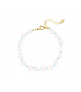 Armband met blauwe kralen en witte sterretjes