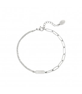 Zilverkleurige armband met dubbele ketting en bedel met sterretjes