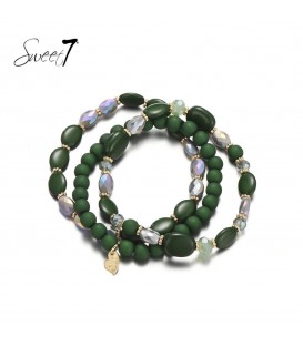 Groene armband met glas kralen en 3 strengen