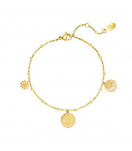 Goudkleurige armband met verschillende zonnetjes als hangers