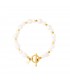 Goudkleurige armband met witte gecultiveerde zoetwaterparels