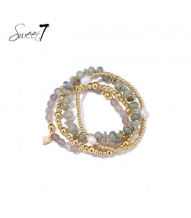 Armband met grijs natuursteen kralen en goudkleurige details